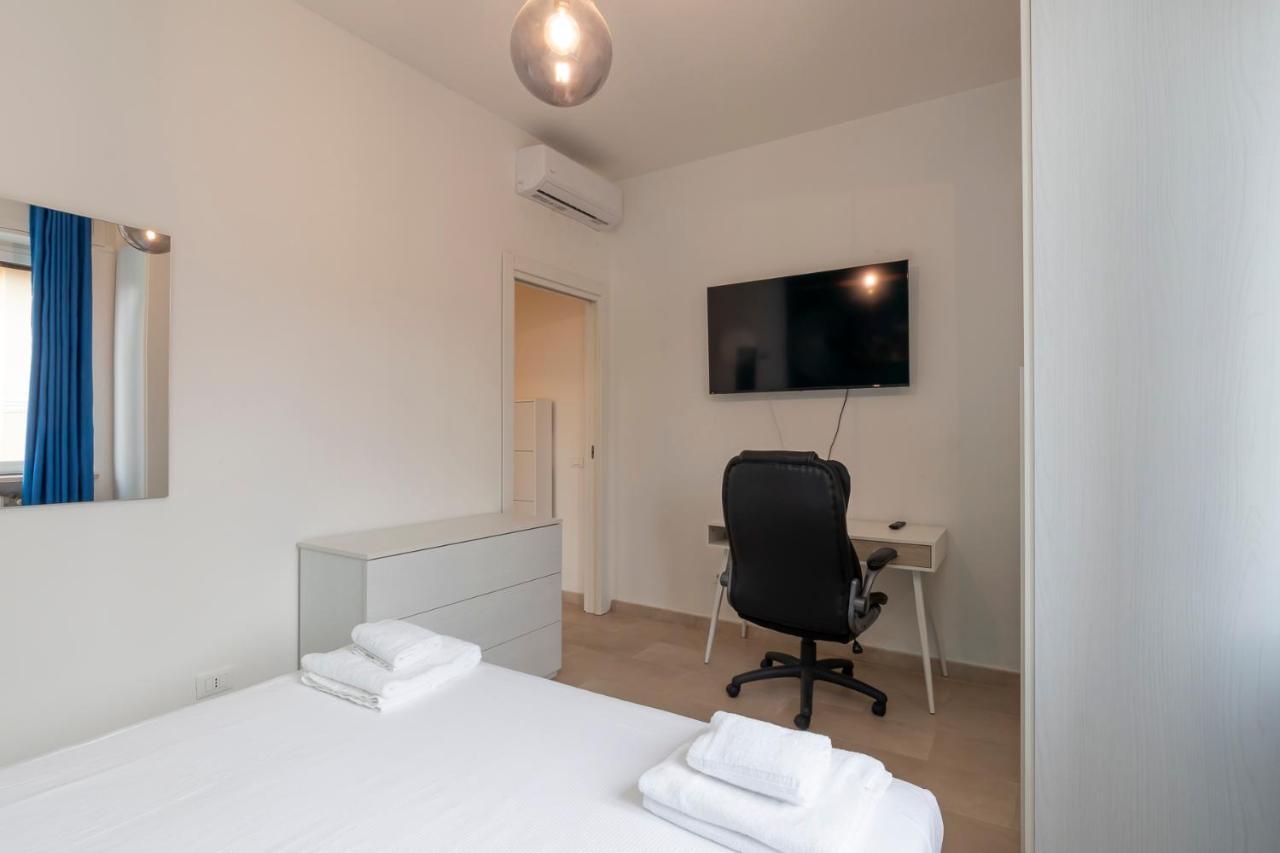 Luxury Apartment Near Navigli Carlo D'Adda 29 Milan Luaran gambar